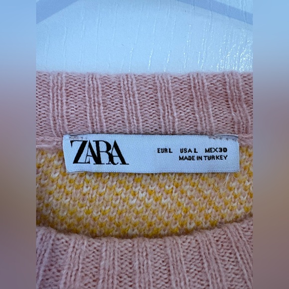 Zara Knit Sweater Fruit Pattern Strawberry Pineapple Cherry Size US L - Picture 3 of 6